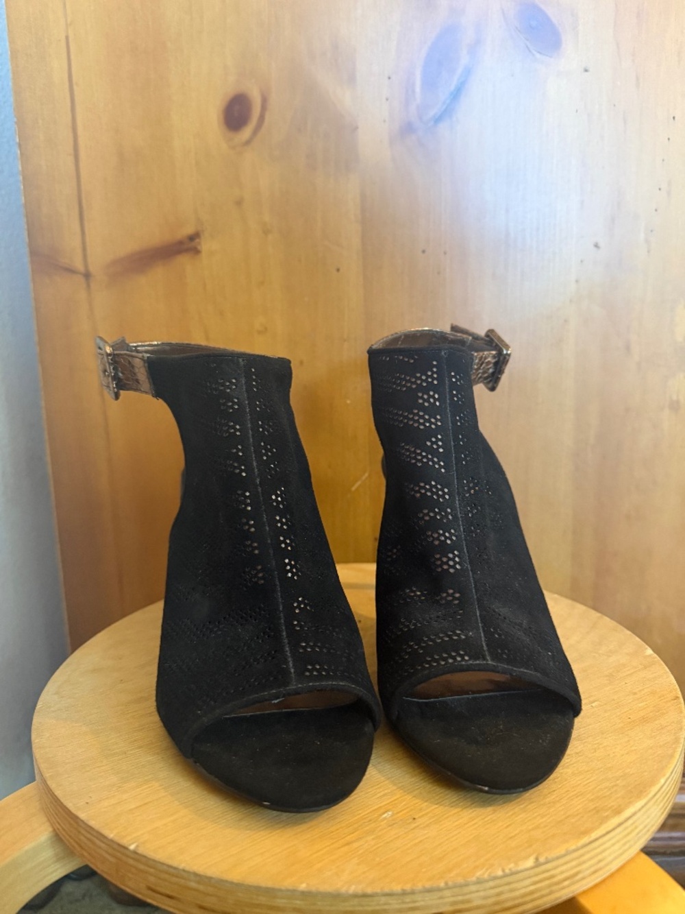 Carlos Santana Bannister Black Leather Peep Toe Booties 7.5M
